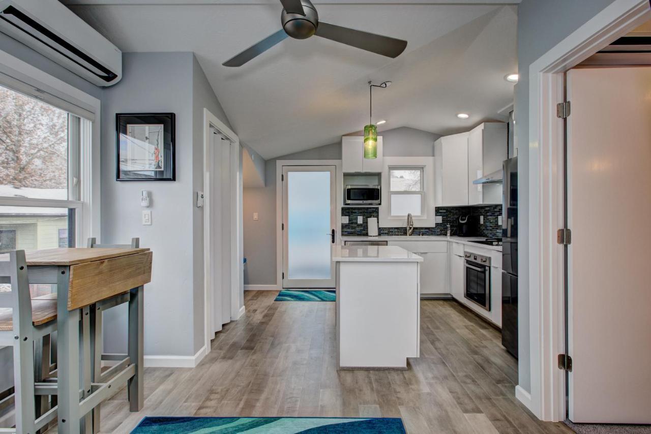 The Lilly Pad Brand New In Hyde Park! Pet Friendly, Fully Fenced Yard, Walking Distance To Hyde Park Shops, And Dining And Camel's Back Park Appartamento