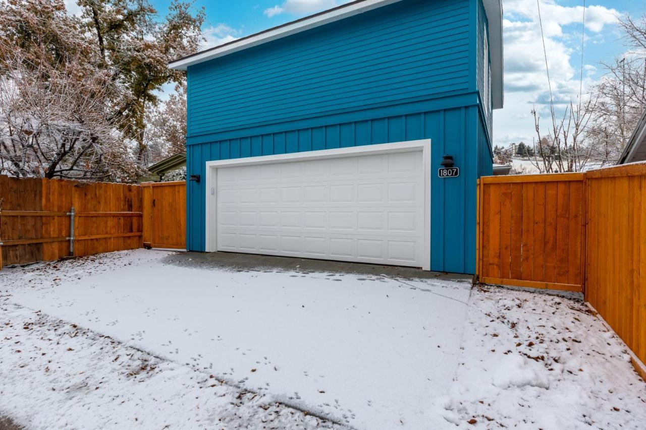 The Lilly Pad Brand New In Hyde Park! Pet Friendly, Fully Fenced Yard, Walking Distance To Hyde Park Shops, And Dining And Camel's Back Park *